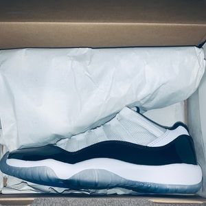 Air Jordan 11 Retro Low